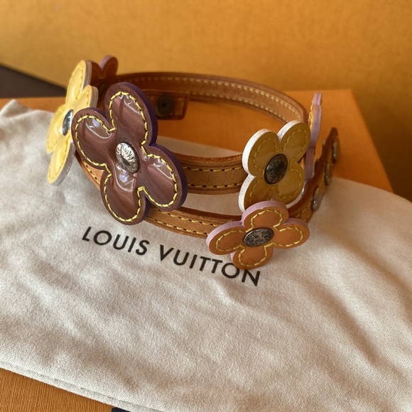 Authentic Louis Vuitton Vernis Lexington flowers Bracelet Choker Cuff Beautiful - Picture 4 of 14